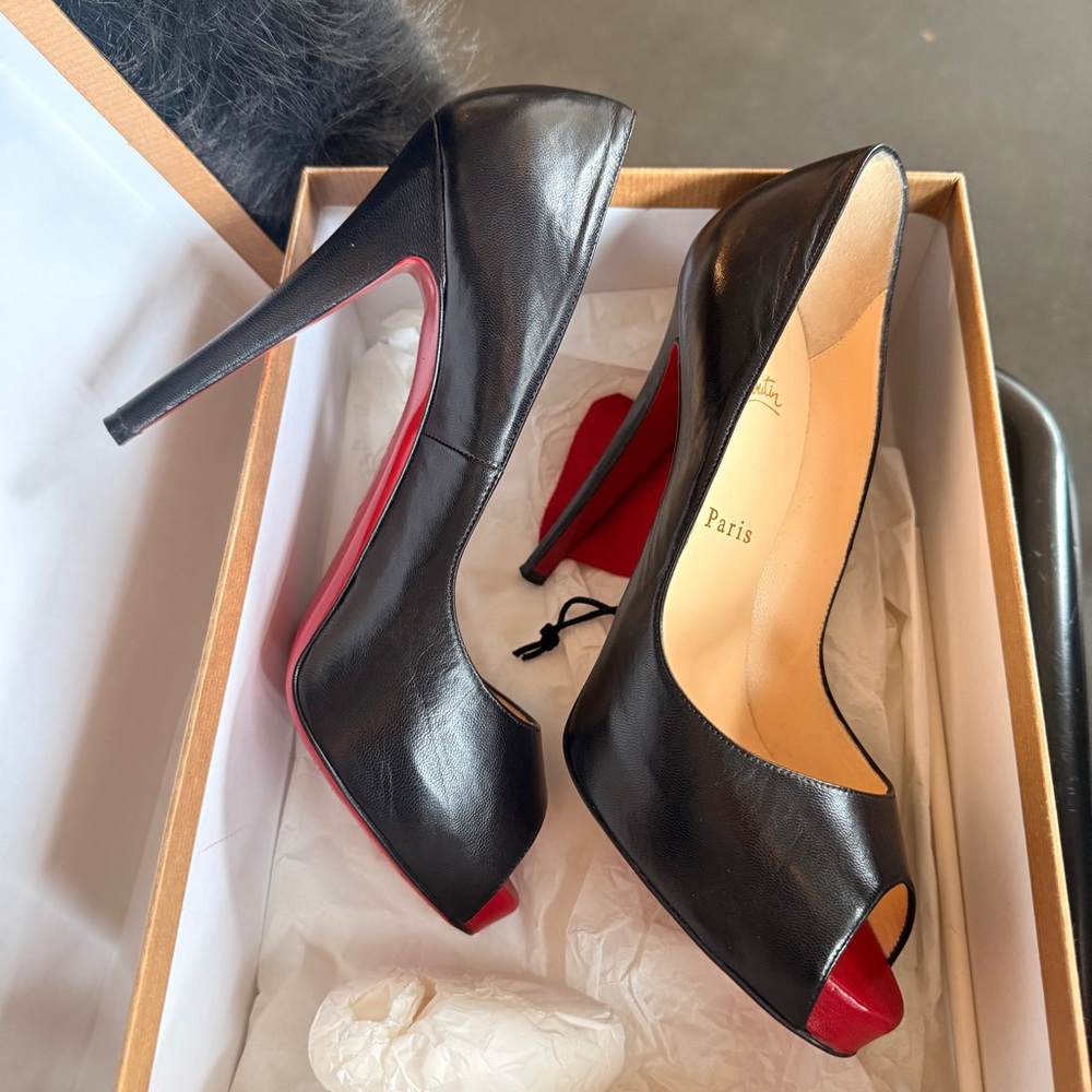 💯Authentic Very Prive 120 Leather Christian Louboutins - Size 39 - Good Cond. - Picture 4 of 16